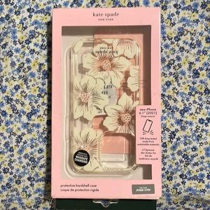 kate spade new york - Protective Hardshell Case for iPhone 13 Pro - Hollyhock